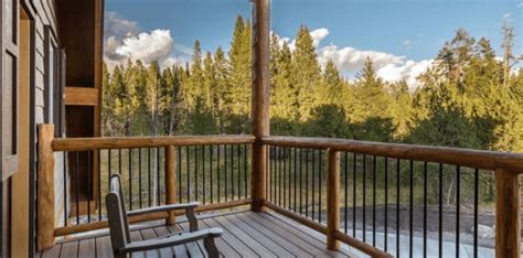 The 5 Best Luxury Hotels in Yellowstone (2024)