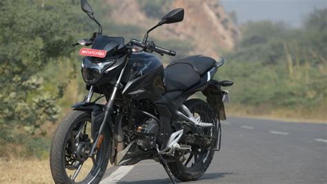 Bajaj Pulsar P150 vs TVS Apache RTR 160 2V: Which motor | HT Auto