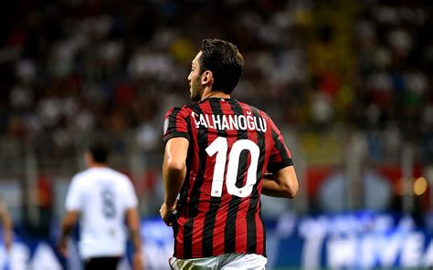 Hakan Calhanoglu, AC Milan, footballers, Serie A, match, soccer, Rossoneri, HD wallpaper | Peakpx