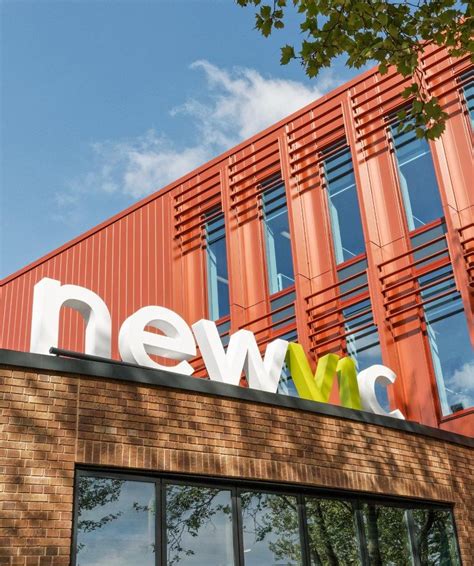 NewVIc re-achieves the Matrix Standard for its advice and support for students – London Colleges