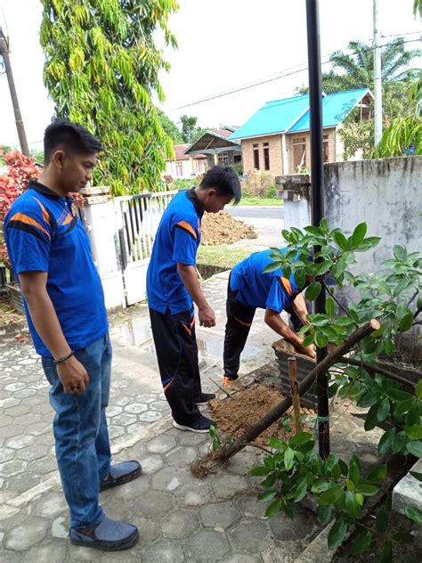 Kerja Bakti Tanam Pohon Beringin, Kades Binusan: Kita Mengenang Kembali ...