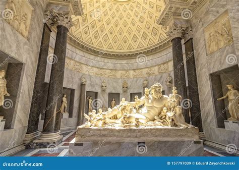 Gallery of Ancient Sculptures. Editorial Stock Image - Image of basilica, gallery: 157797039