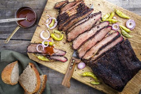 Smoked Chuck Roast vs Brisket: Selecting The Right Cut