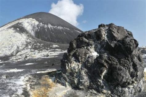 Pesona Gunung Krakatau Kalahkan Gunung-gunung Api Negara Lain