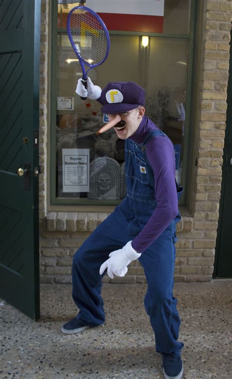 Waluigi Wins Costume Contest - The Projector