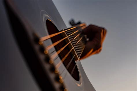 10 Best Acoustic Guitar Strings For Beginners In 2023