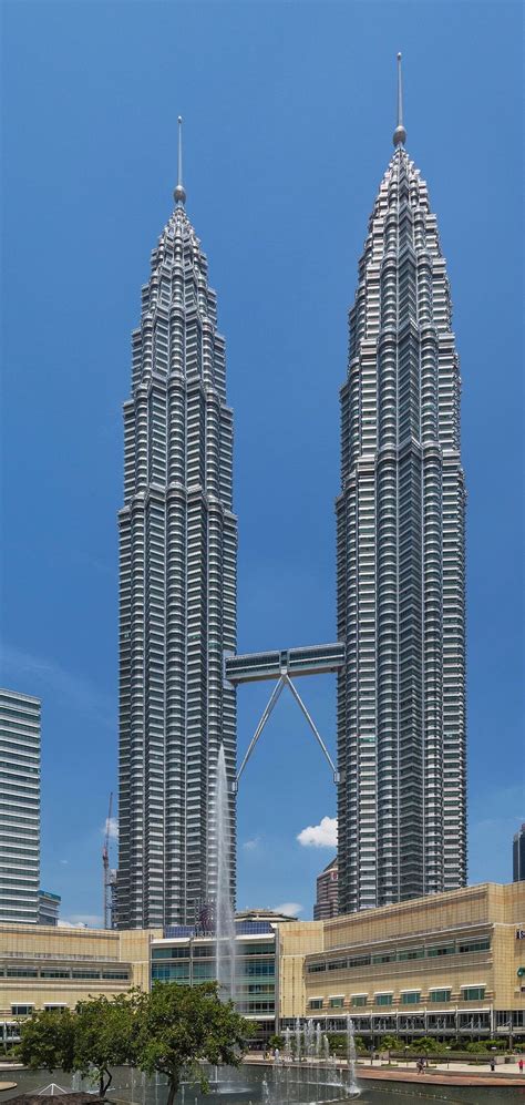 Petronas Twin Towers, Dubai, Cesar Pelli & Associates Petronas Towers, Iconic Buildings, High ...