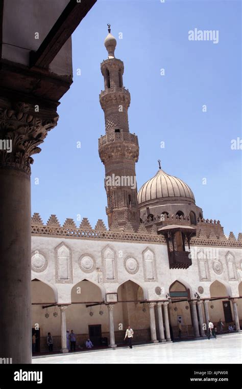 Interior of Al Azhar mosque in cairo Stock Photo - Alamy