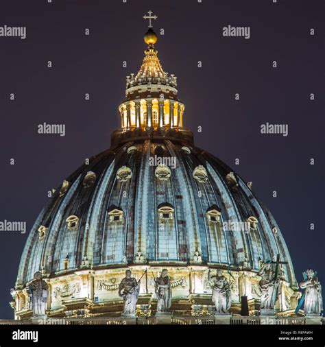 ROME,ITALY - JUNE 2018: Piazza San Pietro and the Basilica of San ...