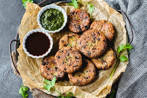 Aloo Tikki Burger - Spice Cravings