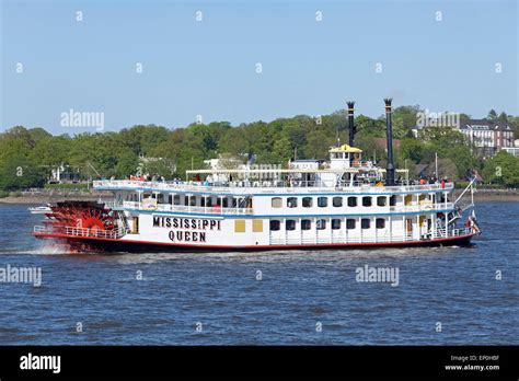 Mississippi paddle steamer hi-res stock photography and images - Alamy