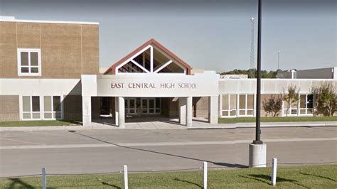 East Central High student charged with felonies after making threats on bus