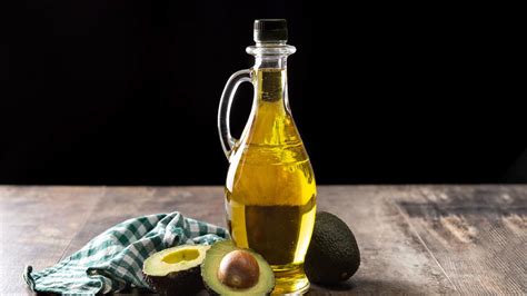 10 Amazing Benefits Of Avocado Oil | OnlyMyHealth