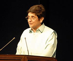 Kiran Bedi - Kiran Bedi Biography - Life History of Kiran Bedi