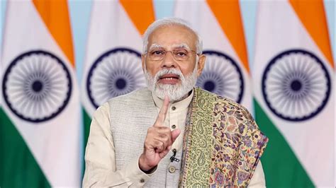 PM Modi's tribute to VD Savarkar on 101st Mann Ki Baat. Top quotes ...