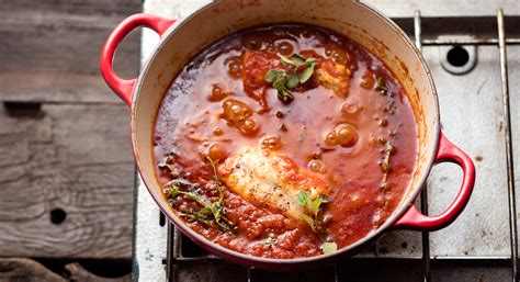 Poaching Cod in Tomato Sauce Locks in a Flaky Texture | Thrive Market