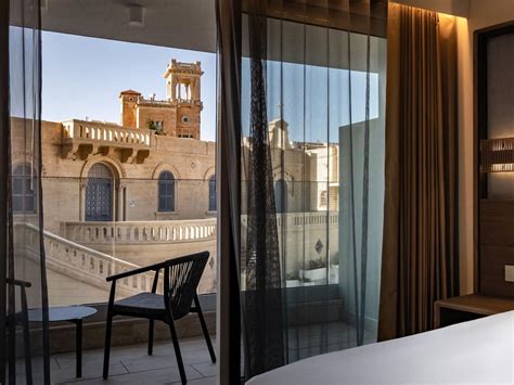 Upscale St. Julian's Hotel near St. George's Bay | Hyatt Regency Malta