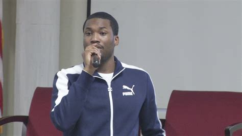 Meek Mill uses life experiences as word of caution to students - 6abc Philadelphia