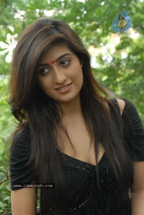 Anisha Singh Stills - Photo 13 of 33