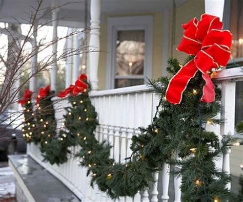 10 Beautiful Christmas Garland Ideas - Sunlit Spaces