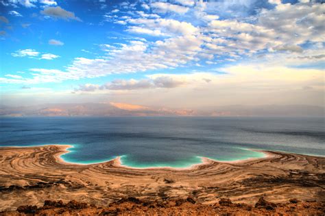 Where to Visit the Dead Sea: Jordan or Israel?