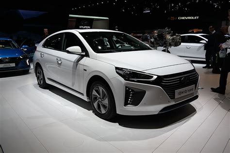 Hyundai Ioniq Plug-in-Hybrid specs, performance data - FastestLaps.com