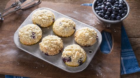 The Simple Way To Clean A Greasy Muffin Pan