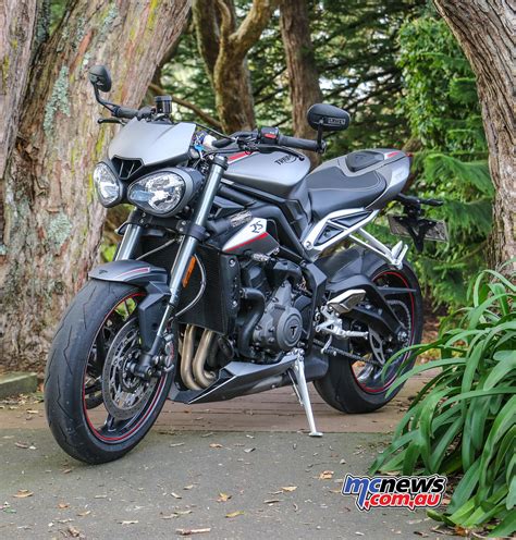 Triumph Street Triple 765 RS Review | 121hp | Ohlins | MCNews