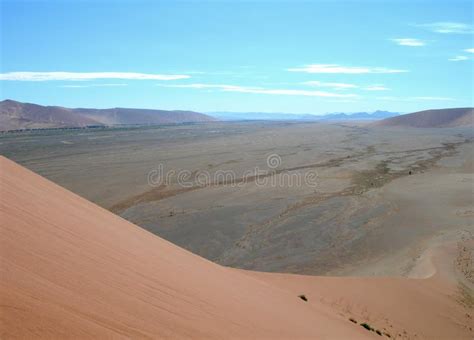 Sand Dunes in the Kalahari Desert Stock Photo - Image of horizon, namib ...