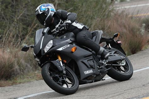 2019 Yamaha YZF-R3 Review - First Ride | Motorcycle.com