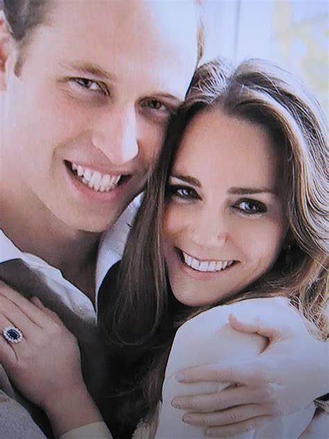 Hollywood0nlineTV: Kate Middleton and Prince William Official Engagement Pictures