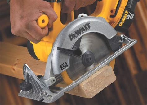 DeWalt 20V Circular Saw Review: What to Know Before You Buy - The Saw Guy