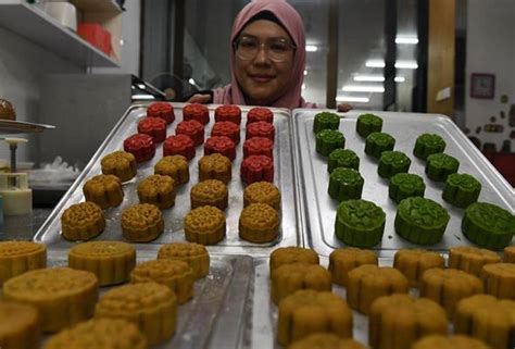 Kuih bulan halal dapat permintaan masyarakat Tionghua | Astro Awani