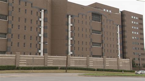 Five inmates in Dallas County jail diagnosed with COVID-19 | FOX 4 Dallas-Fort Worth