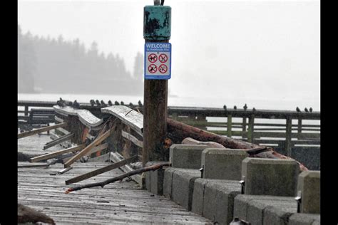 West Vancovuer waterfront: Piers to be repaired - North Shore News