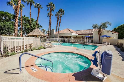 Desert Breezes Resort Pool: Pictures & Reviews - Tripadvisor