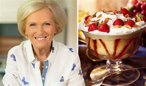 How to make a trifle: Mary Berry shares her simple ‘no baking’ tipsy ...