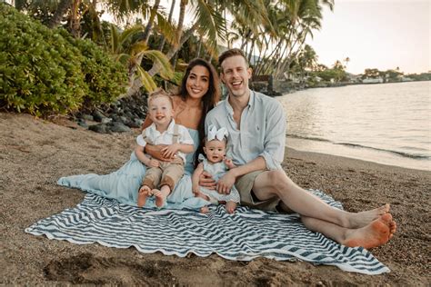 The Ultimate Family Trip and Photoshoot in Maui's Baby Beach - Local Lens