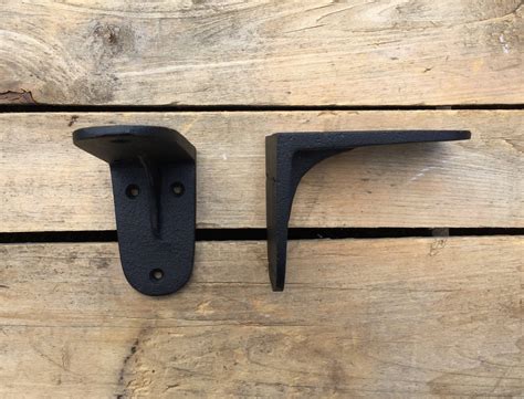 Pair of Simple Cast Iron Shelf Brackets