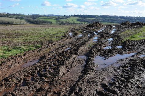 Muddy field entrance © Philip Halling cc-by-sa/2.0 :: Geograph Britain and Ireland