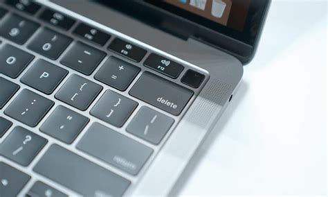 Apple finally acknowledges MacBook's butterfly keyboard problem - GadgetMatch