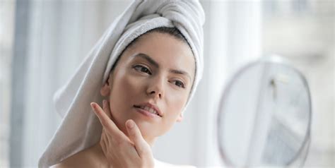 Can Women Shave Their Face? Tips, Advantages and ways