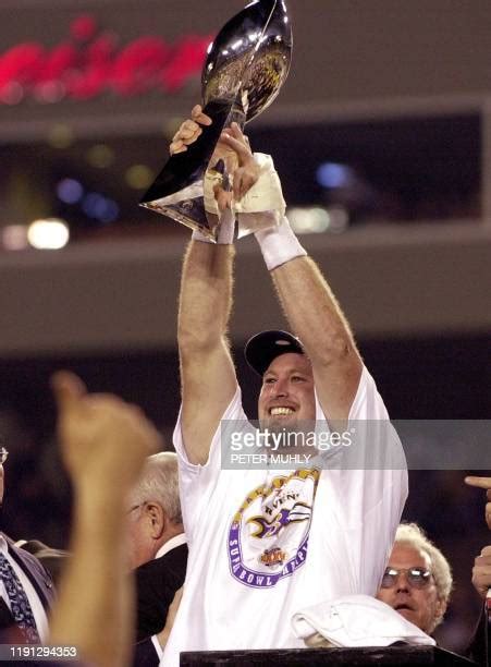 Fbn Super Bowl Dilfer Trophy Photos and Premium High Res Pictures ...