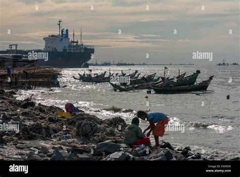 Jakarta coastal area of Cilincing Stock Photo - Alamy