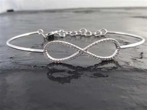 Diamond infinity bracelet - Catawiki