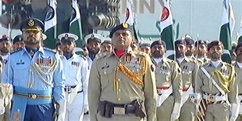 Spectacular Pakistan Day military parade held - Manend News