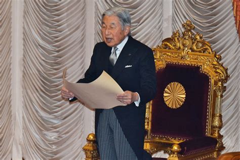 Japan's Emperor Akihito considers abdication - UPI.com