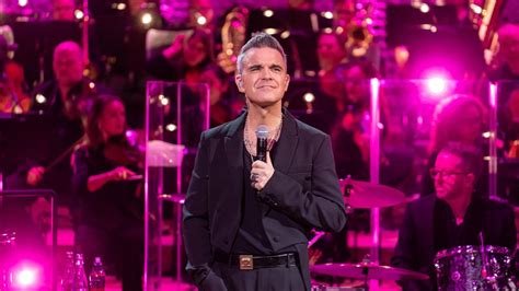 Robbie Williams in the Elbphilharmonie: "We'll make it through here together!" - News in Germany