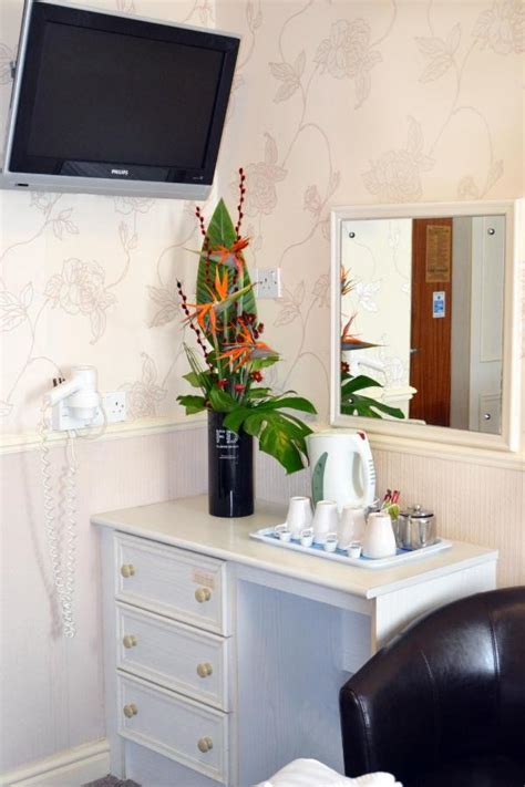 Lyndene Hotel Deals & Reviews, Blackpool | LateRooms.com