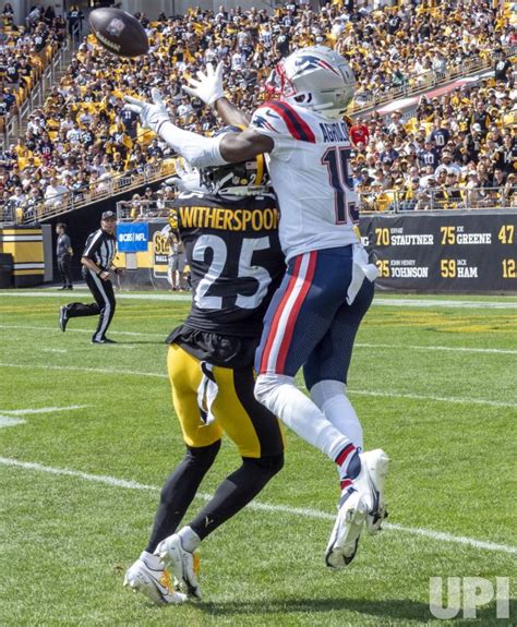 Photo: Patriots Nelson Agholor Makes 44 Yard Touchdown Reception ...